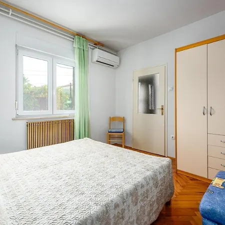 Aleks 3 House With Умаг