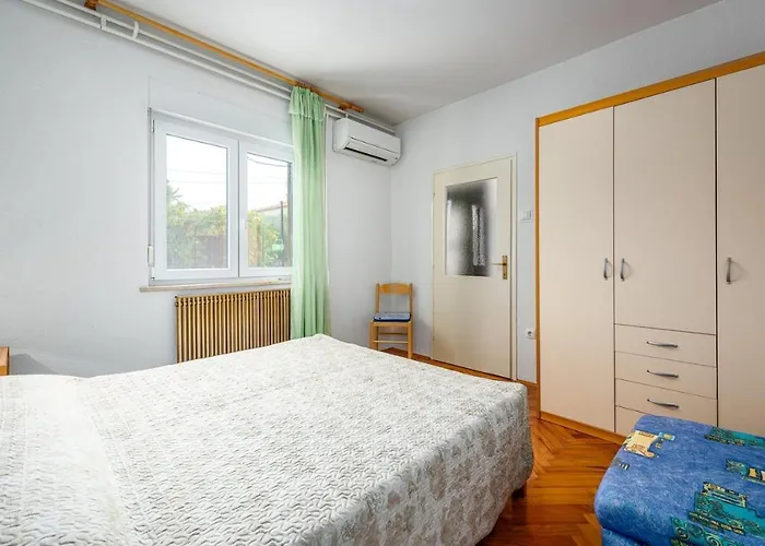 Aleks 3 House With Умаг