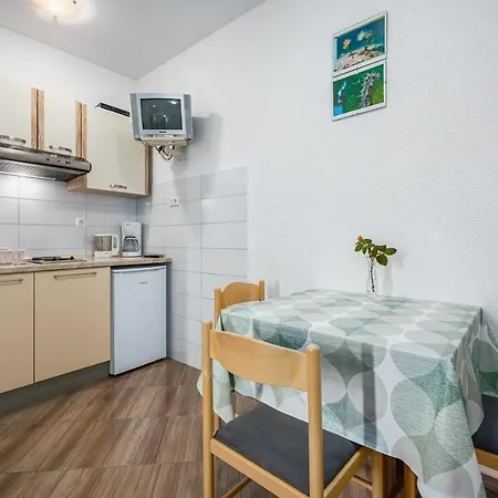 Aleks 3 House With 3*