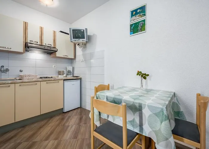 Aleks 3 House With 3*